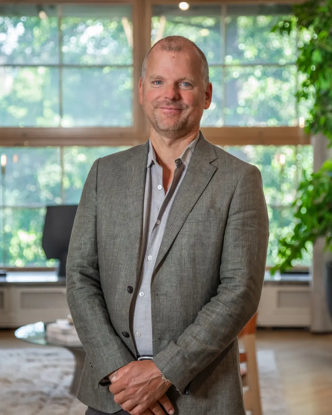 Porträtt av Tomas Linder, säljare på Factoringgruppen